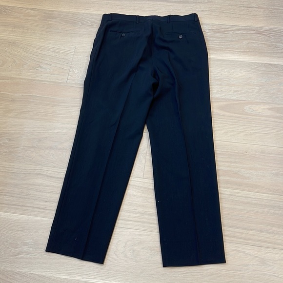 Hugo Boss Wool Suit (rarely worn) - Picture 10 of 14